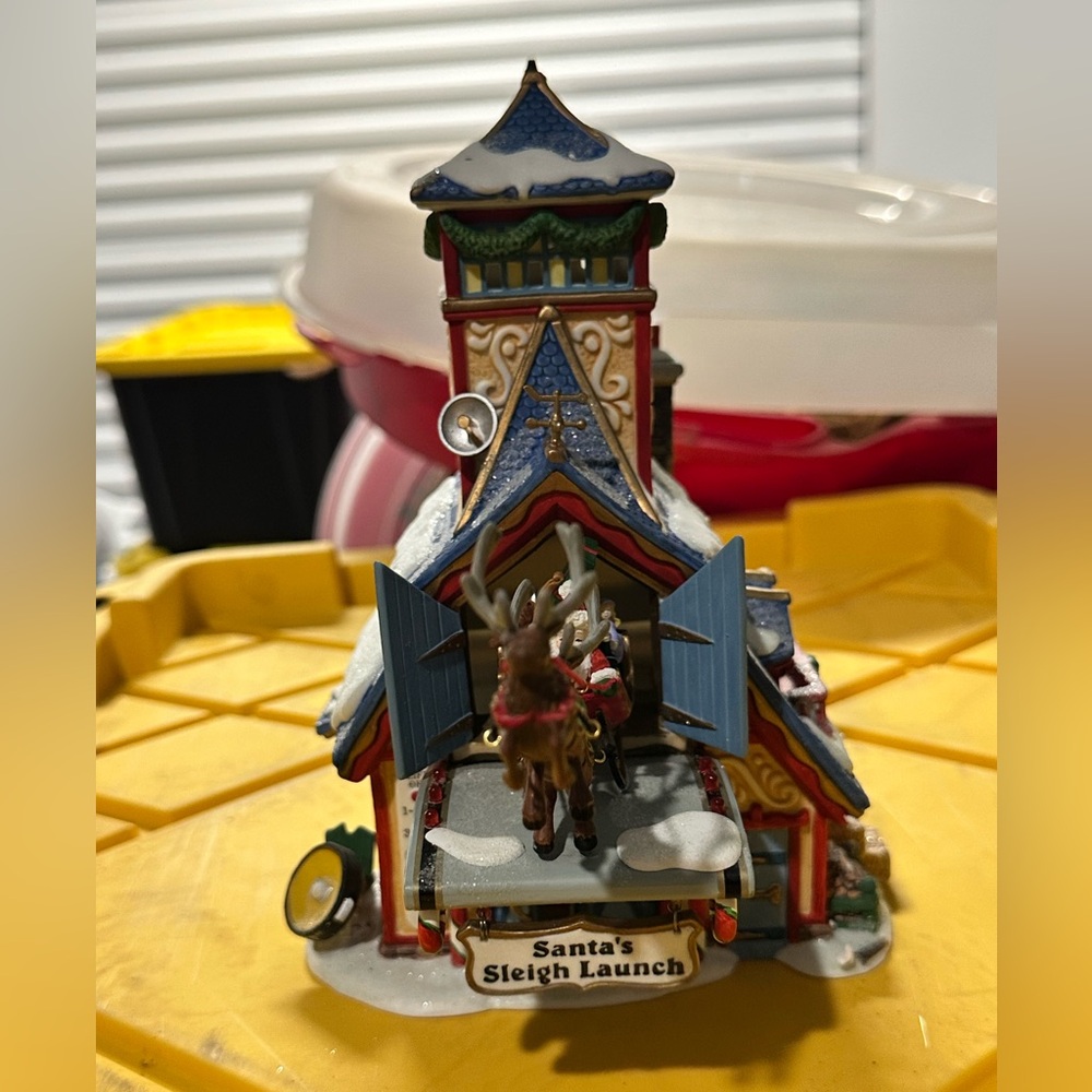 Department 56 Santa's Sleigh Launch